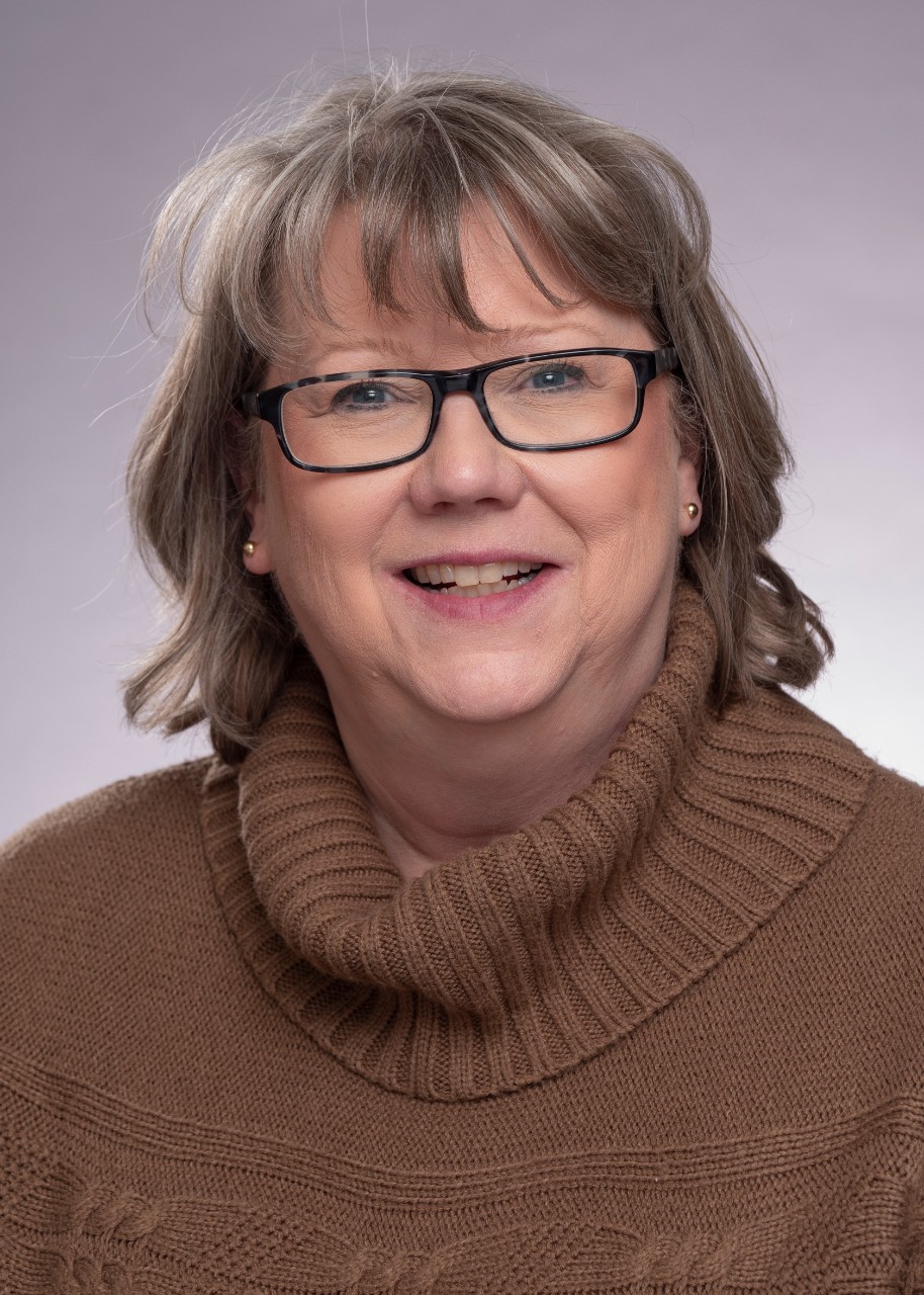 Headshot of Lori Vine