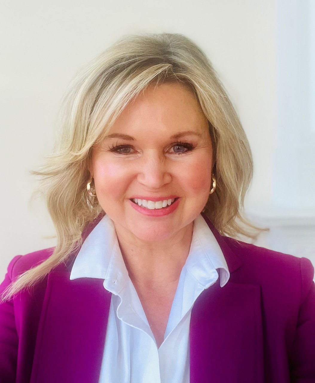 Headshot of Dayna Brown